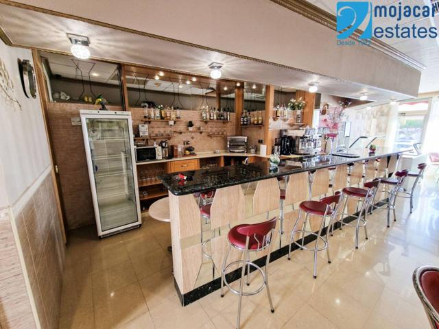 Heladería y Cafetería en Venta - Negocio Totalmente Equipado y con Licencia en Antas, Almería, Andalucía. photo 0