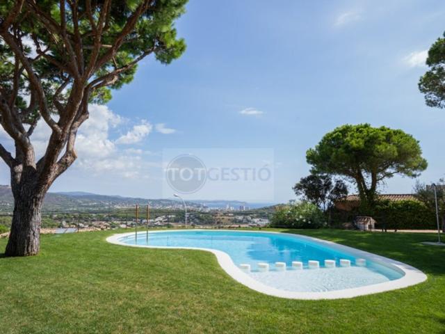 Casa-Chalet en Venta en Sant Feliu De Guixols Girona photo 0