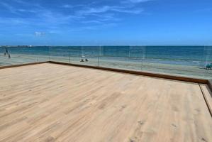 Espectacular chalet en primera línea de playa. photo 0