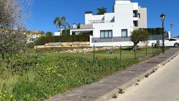Terreno Urbanizable En venta en La Resina, Estepona photo 0