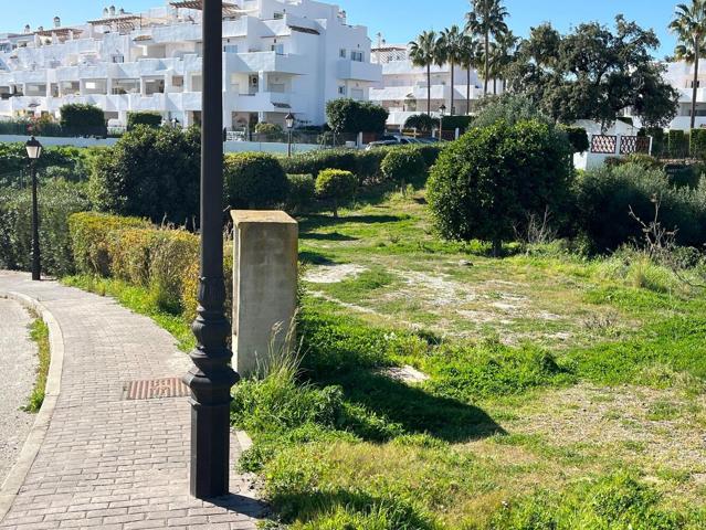 Terreno Urbanizable En venta en La Resina, Estepona photo 0