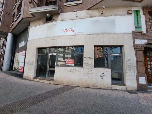 Local Comercial de 145 m² en el Corazón de Avilés – Antigua Pizzería con Gran Potencial photo 0