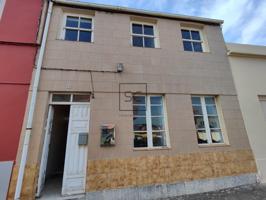 CASA ADOSADA PARA REFORMA EN ZONA URBANA EN SANTA MARINA, FERROL photo 0