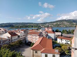 PISO CON VISTAS A LA RÍA EN PONTEDEUME photo 0