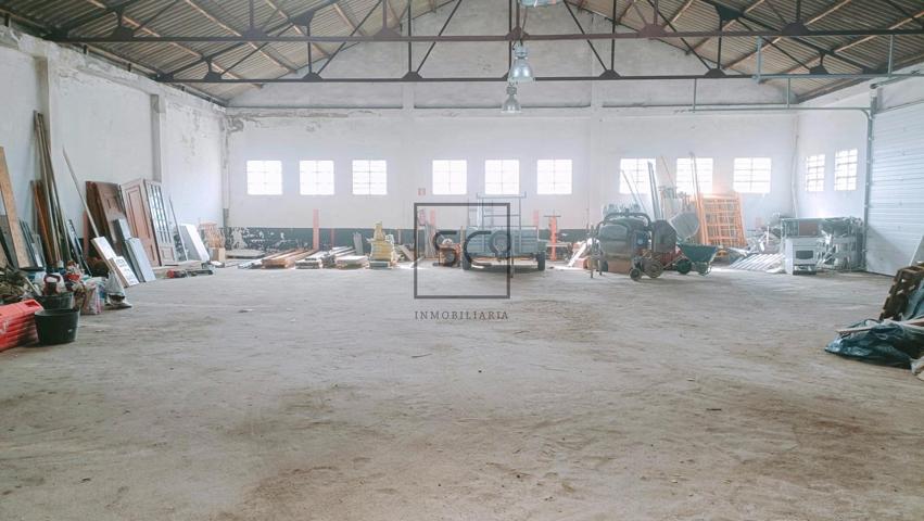Amplio conjunto comercial, tres locales y nave en Canido, Ferrol photo 0