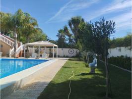 Chalet en venta en Utrera photo 0