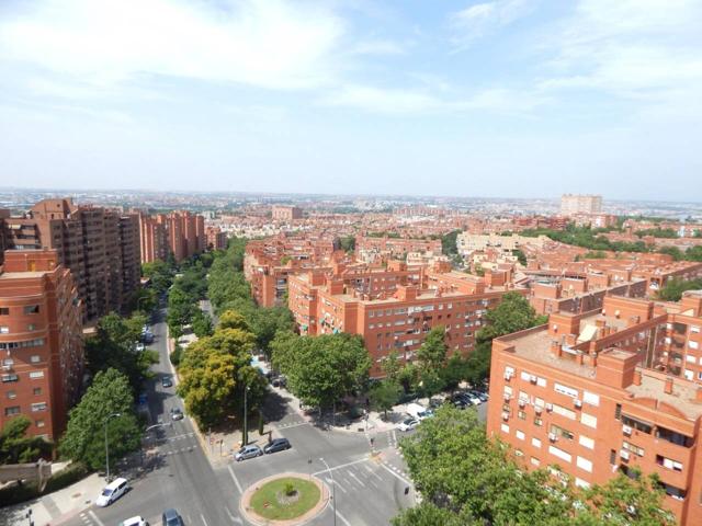 Piso en venta en Palomeras Sureste(28018) photo 0