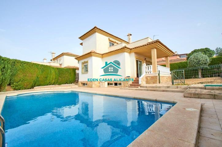 Casa Unifamiliar en Cotoveta con 3 Dormitorios 2 baños, jardín y piscina photo 0