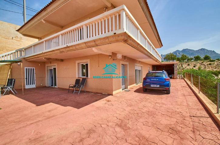 Gran vivienda de 2 plantas con 4 dormitorios 4 baños y vistas al mar photo 0