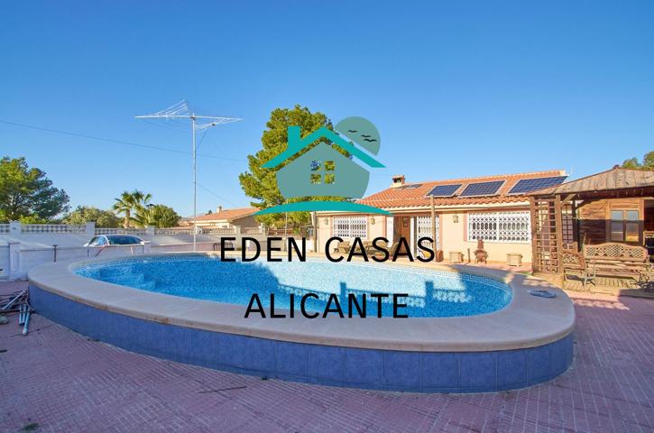 Casa independiente de una sola planta en Busot, con 4 Dormitorios 2 baños, piscina, jardín y parking photo 0