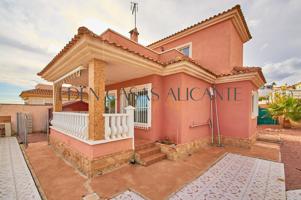 Chalet Independiente en Cotoveta de 97m2 con 3 Dormitorios 2 Baños, jardín, piscina y parking photo 0