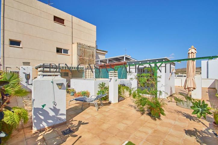 Ático en la 3ª planta, en El Campello, con 3 dormitorios, 2 baños, aparcamiento y solárium privado de 145 m². photo 0