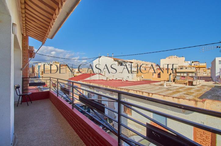 Piso de 4 dormitorios, 2 baños, balcón y solarium photo 0