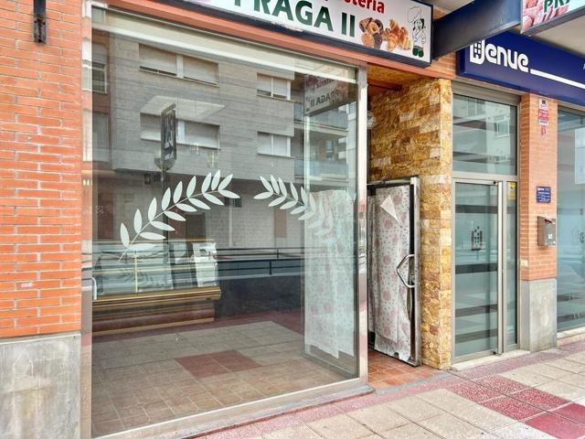 SE VENDE LOCAL COMERCIAL EN RONDA SUR photo 0