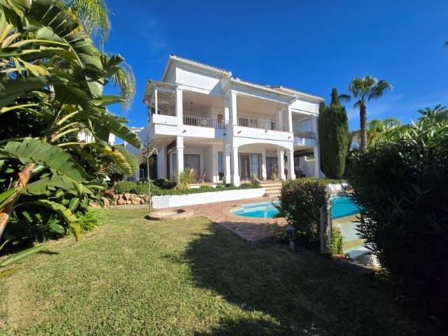 Villa En venta en Río Real, Marbella photo 0