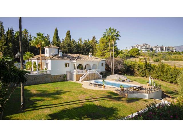 Villa En venta en Cancelada, Estepona photo 0
