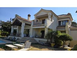 Villa En venta en Paraiso - Barronal, Estepona photo 0