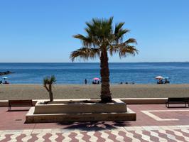 ¿Qué te parecería vivir en un edificio junto a la playa? photo 0