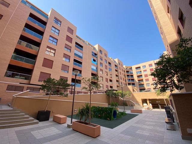 ¿Quieres vivir en un residencial privado con piscina y pádel? photo 0