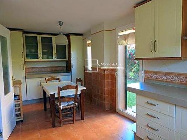 PAREADO EN URBANIZACION CERRADA - JARDINES Y PISCINA photo 0