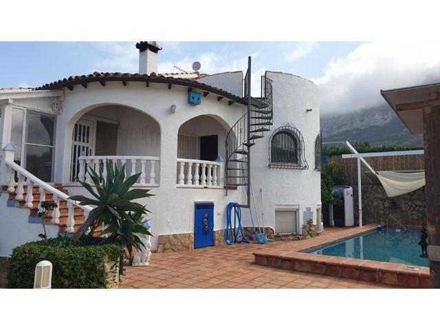 Villa En venta en Dénia photo 0