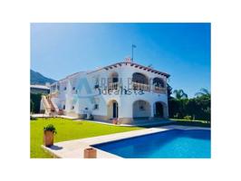 Villa En venta en Dénia photo 0