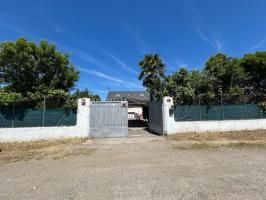 SE VENDE CHALET CON PISCINA Y FINCA EN EL AYUNTAMIENTO DE CARRACEDELO photo 0