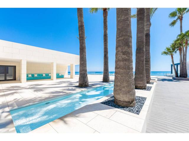 Impresionante villa contemporánea frente al mar en Mijas Costa photo 0