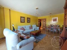 Piso En venta en Ávila photo 0