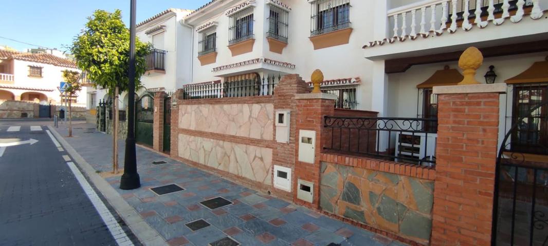 casa adosada con 4 habitaciones en Fuengirola centro photo 0