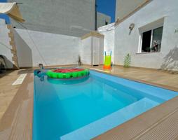 Dos dormitorios con piscina privada. photo 0