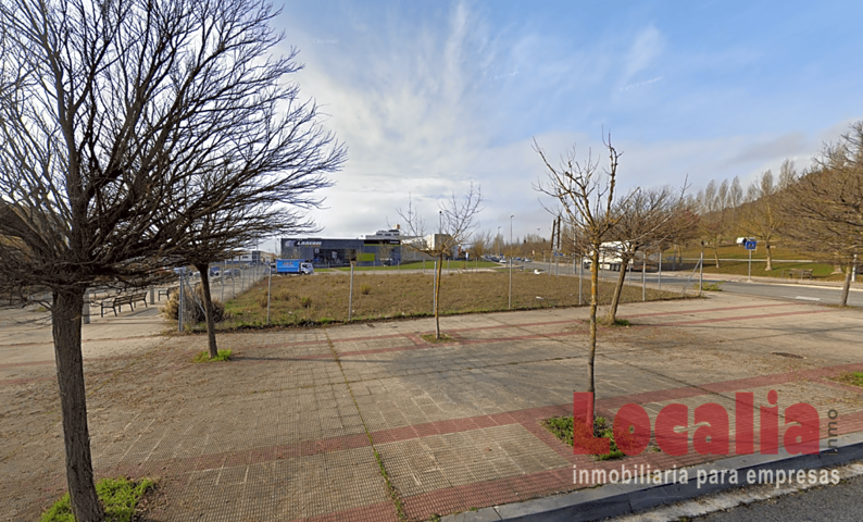 Solar de uso hotelero de 842m² (Ansoáin, Navarra). photo 0