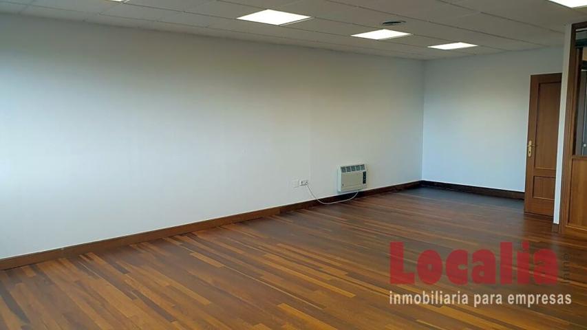Amplia oficina profesional de 95m² en Santander photo 0