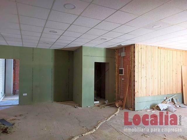 Local comercial en venta en Torrelavega, Cantabria. photo 0