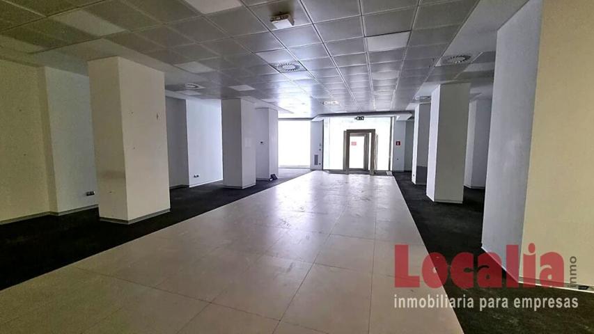 Local acondicionado como oficina bancaria Torrelavega photo 0