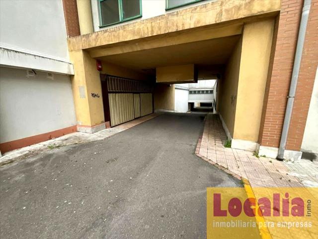 Plaza de garaje en venta en Bezana. Cantabria photo 0