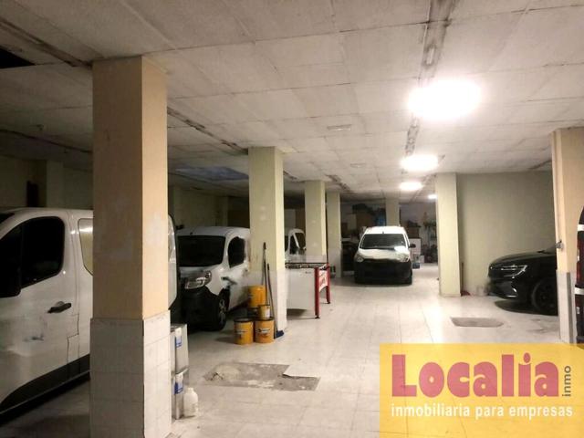 Singular y amplio local en venta en Torrelavega. photo 0