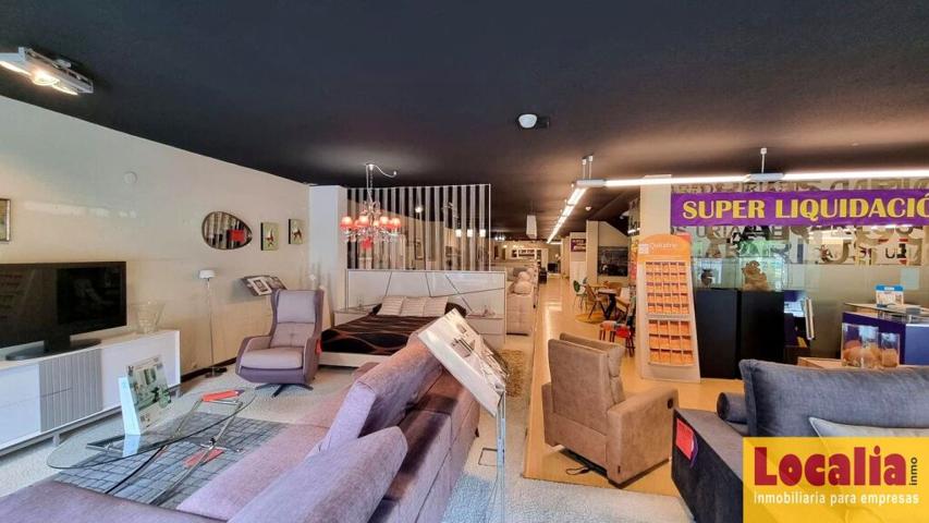 Amplia y vérsatil nave comercial en Santander. photo 0