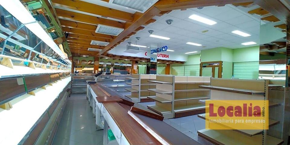 Excelente mercado o local en centro Torrelavega photo 0