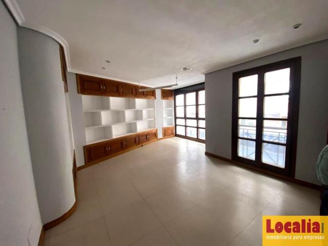 Oficina de 70 m² en Julian Ceballos photo 0