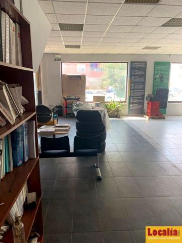 Céntrico y amplio local en Valladolid photo 0