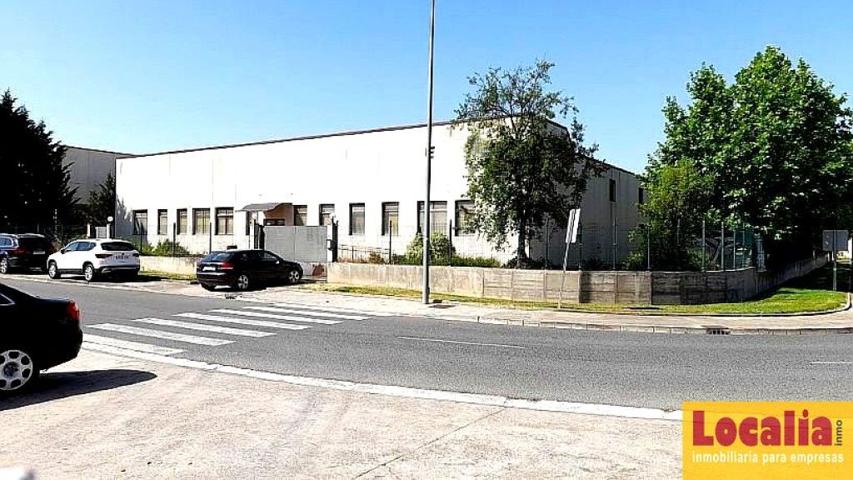 Oportunidad de nave industrial en Vitoria photo 0