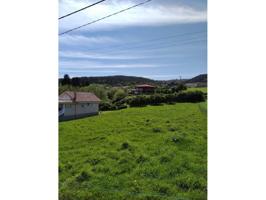 En una localización deliciosa, cerca del mar en el privilegiado concejo de Cudillero, se encuentra está parcela, con los servicios a pie de finca, eléctrica, agua, camino asfaltado de acceso a la f photo 0