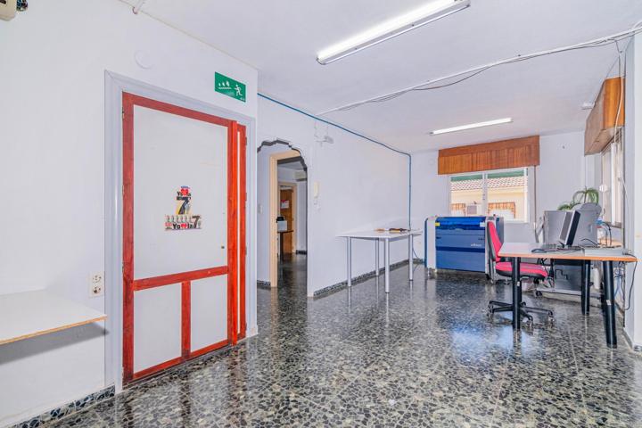 Piso para actualizar de 141 m² en Huétor Vega photo 0