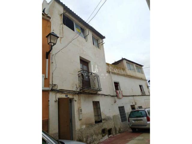 Transforma tu hogar en Cehegín: casa adosada de 147 m² haz tu proyecto de reforma photo 0