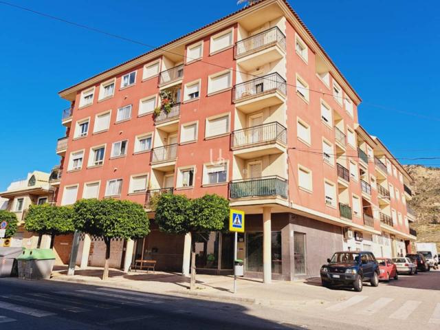 Local comercial esquinero con grandes escaparates en Los Ramos. photo 0