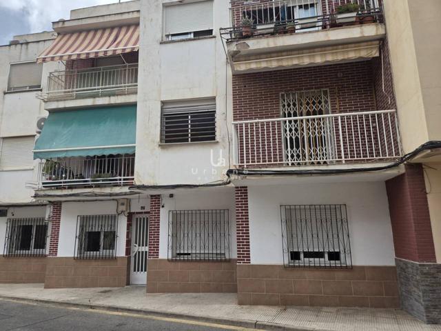 Amplio Piso de 4 Dormitorios en Los Barreros, Cartagena – 110m², Ideal para Reforma photo 0