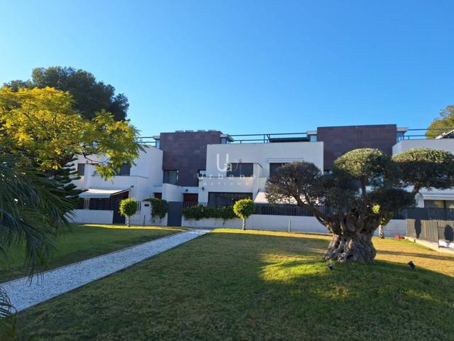 CHALET ADOSADO EN PATERNA photo 0