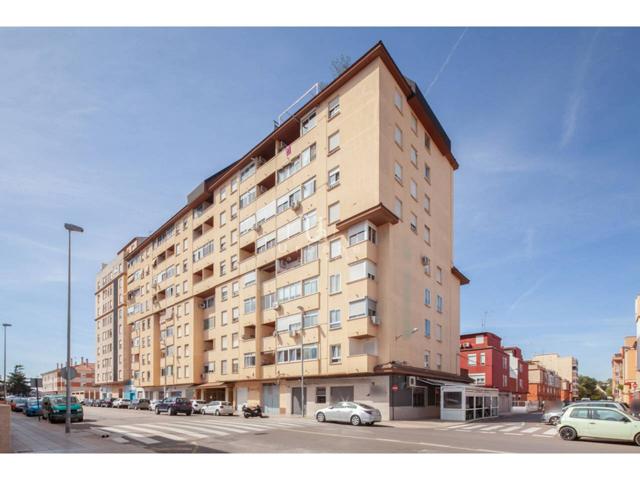 Luminosa y amplia vivienda en Alzira! photo 0