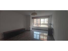 Amplia vivienda de 4 dormitorios con garaje y trastero en el barrio Infante Juan Manuel photo 0